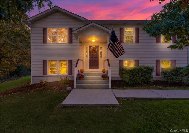 Photo 1 of Single family home for sale at 5 Pilgrim Corners Rd, Middletown, NY 10940 | MLS# 1057338 | Listing updated on 2026-10-09