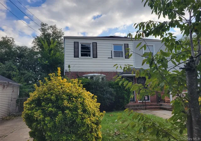 Photo 2 of Single family home for sale at 164 38 76th Road, New York, NY 11366 | MLS# 1057339 | Listing updated on 2026-10-02