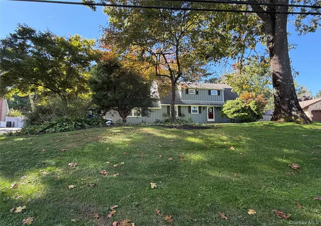 Photo 2 of Single family home for sale at 14 King Arthurs Ct E #14, Smithtown, NY 11780 | MLS# 1057367 | Listing updated on 2026-10-07