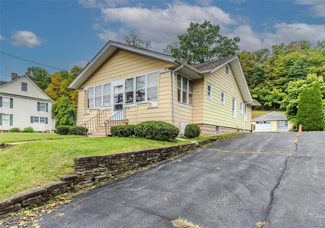 Photo 3 of Single family home for sale at 35 High St, Minisink, NY 10988 | MLS# 1057383 | Listing updated on 2026-10-04