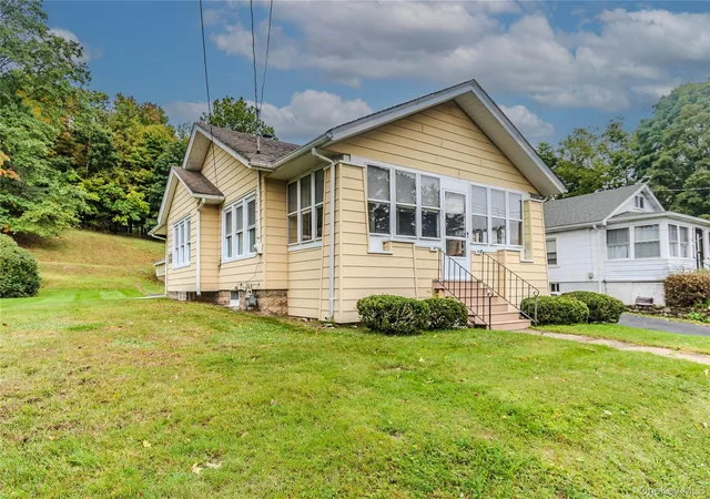 Photo 3 of Single family home for sale at 35 High St, Minisink, NY 10988 | MLS# 1057383 | Listing updated on 2026-10-04