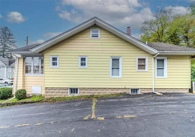 Photo 4 of Single family home for sale at 35 High St, Minisink, NY 10988 | MLS# 1057383 | Listing updated on 2026-10-04