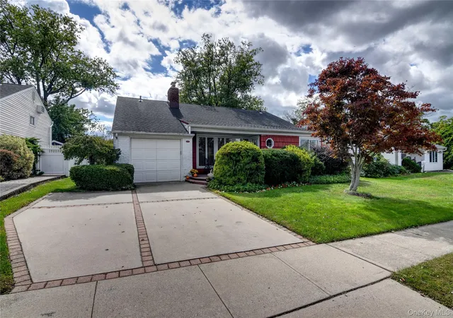 Photo 1 of Single family home for sale at 3758 Windsor Dr, Oyster Bay, NY 11714 | MLS# 1057391 | Listing updated on 2026-10-03