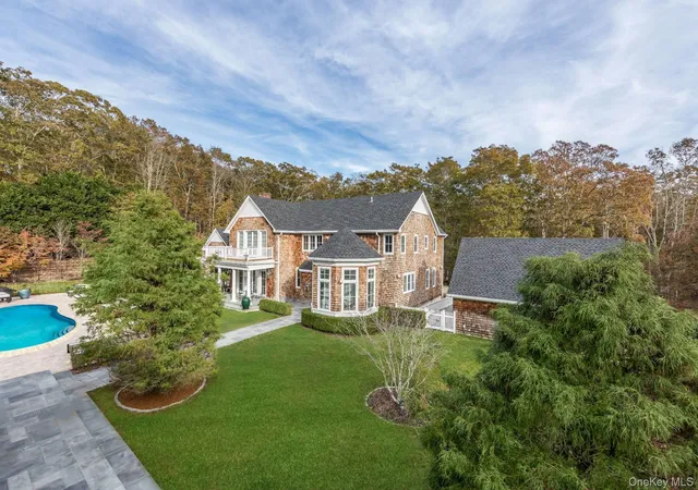 Photo 2 of Single family home for sale at 2136 Deerfield Rd, Southampton, NY 11963 | MLS# 1057392 | Listing updated on 2026-10-02