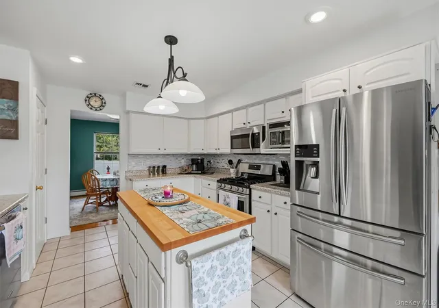 Photo 4 of Single family home for sale at 32 Valley Ct, Warwick (town), NY 10921 | MLS# 1057397 | Listing updated on 2026-10-10
