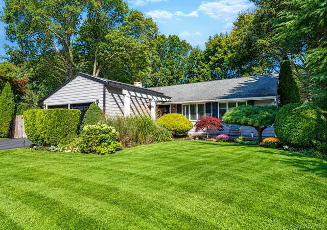 Photo 3 of Single family home for sale at 11 Folsom Ln, Brookhaven, NY 11727 | MLS# 1057410 | Listing updated on 2026-10-07