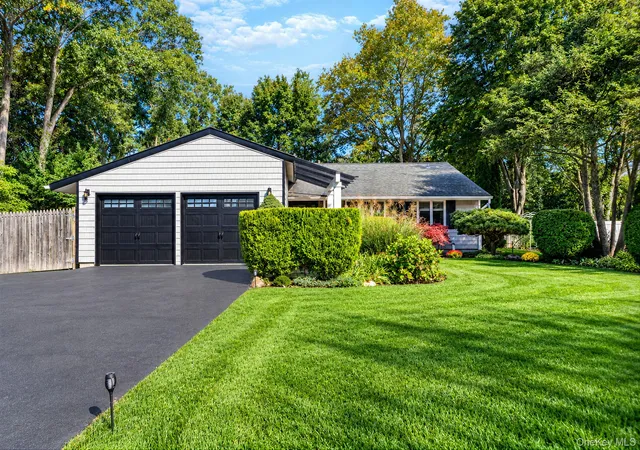 Photo 3 of Single family home for sale at 11 Folsom Ln, Brookhaven, NY 11727 | MLS# 1057410 | Listing updated on 2026-10-07
