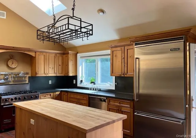 Photo 3 of Single family home for sale at 39 Moran Way, East Fishkill, NY 12533 | MLS# 1057416 | Listing updated on 2026-10-07