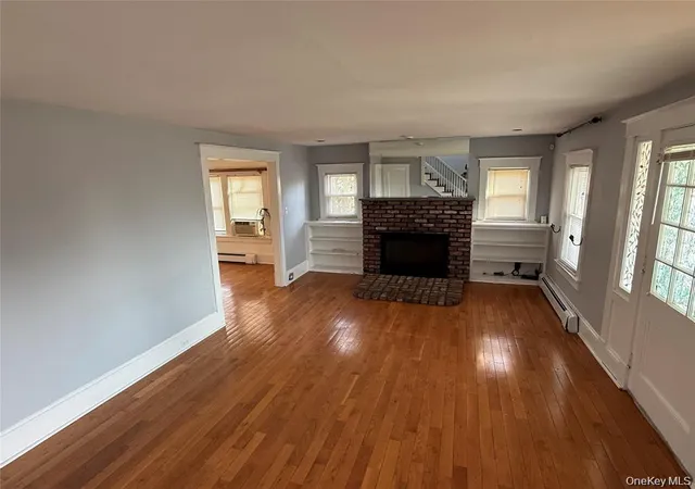 Photo 1 of Single family home for sale at 15 Maple Grv St, North Hempstead, NY 11023 | MLS# 1057417 | Listing updated on 2026-10-02