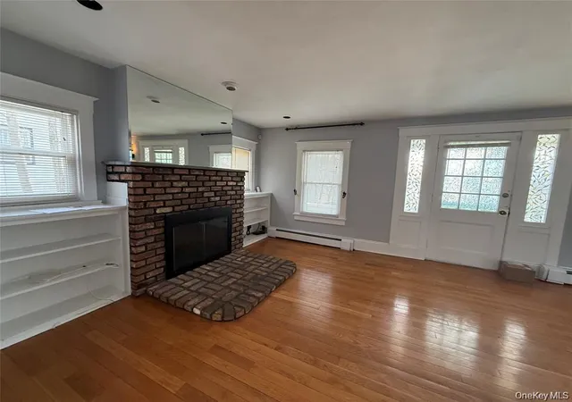 Photo 3 of Single family home for sale at 15 Maple Grv St, North Hempstead, NY 11023 | MLS# 1057417 | Listing updated on 2026-10-02