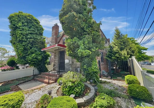 Photo 2 of Single family home for sale at 2002 150th Street, New York, NY 11357 | MLS# 1057420 | Listing updated on 2026-10-02