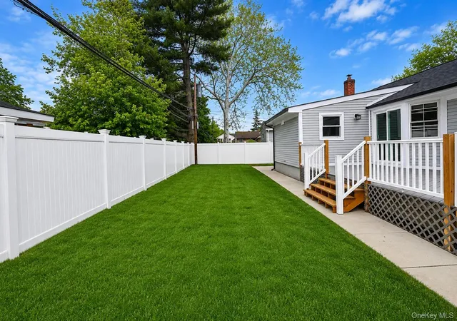 Photo 4 of Single family home for sale at 224 Hungry Harbor Rd, Hempstead, NY 11581 | MLS# 1057421 | Listing updated on 2026-10-02