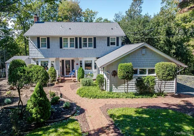 Photo 2 of Single family home for sale at 12 Knoll Crst, Brookhaven, NY 11764 | MLS# 1057467 | Listing updated on 2026-10-06