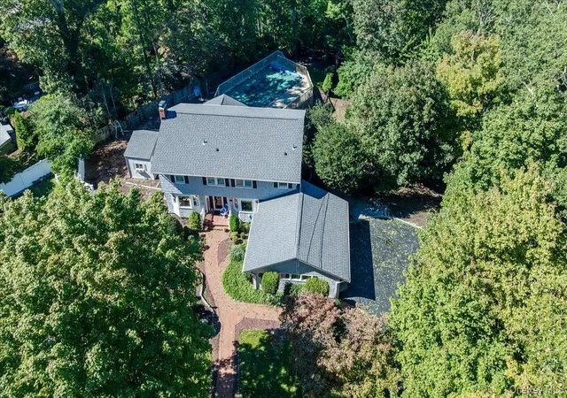 Photo 4 of Single family home for sale at 12 Knoll Crst, Brookhaven, NY 11764 | MLS# 1057467 | Listing updated on 2026-10-06