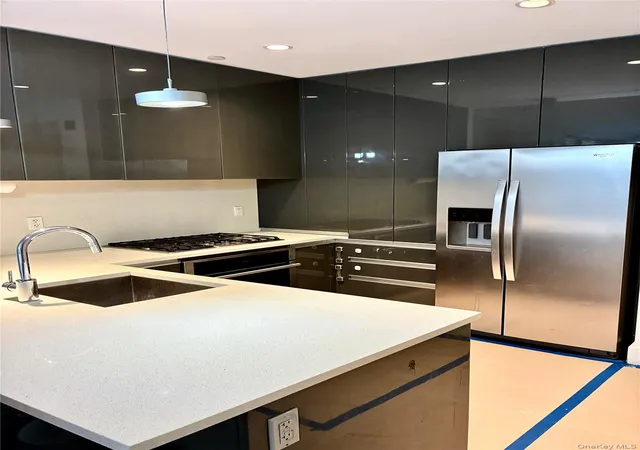 Photo 3 of Condo for sale at 44 15 Purves St #5A, New York, NY 11101 | MLS# 1057479 | Listing updated on 2026-10-09