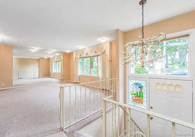 Photo 3 of Single family home for sale at 17 Murray Pl, New York, NY 10304 | MLS# 1057495 | Listing updated on 2026-10-02