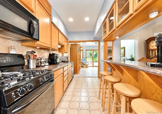 Photo 3 of Sale Pending at 53 31 210th Street, New York, NY 11364 | MLS# 1057498 | Listing updated on 2026-10-09