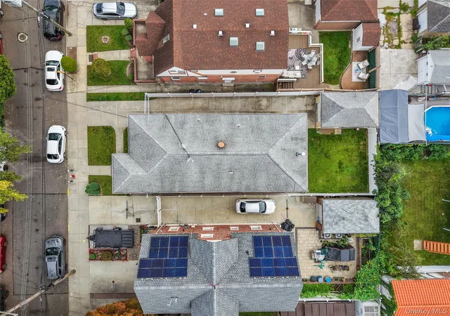 Photo 4 of House for sale at 14950 16th Road, Whitestone, NY 11357 | MLS# 1057508 | Listing updated on 2026-10-02