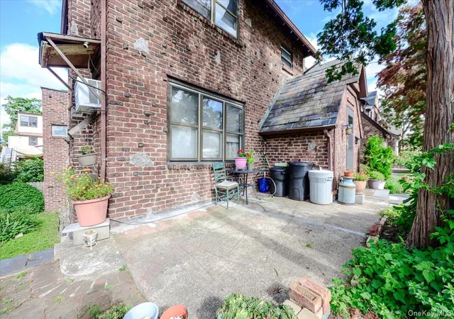 Photo 2 of Single family home for sale at 631 Kimball Ave, Yonkers, NY 10704 | MLS# 1057515 | Listing updated on 2026-10-05