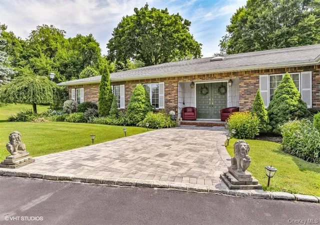 Photo 4 of Single family home for sale at 23 Hl House Ln, Oyster Bay, NY 11545 | MLS# 1057516 | Listing updated on 2026-10-07