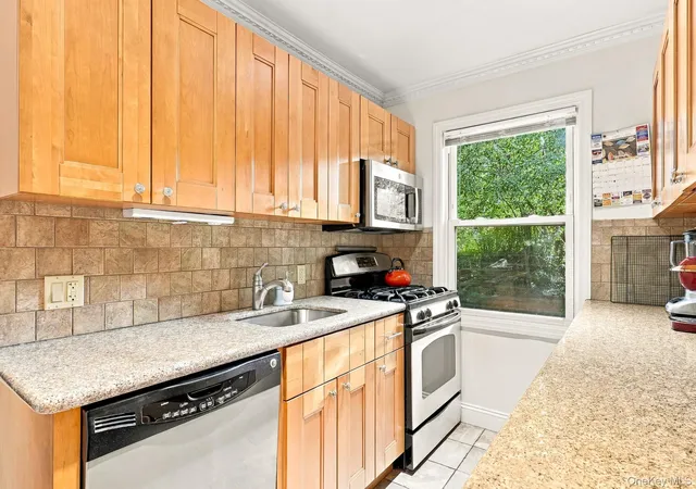 Photo 3 of House for sale at 6 South Rd #1V, Harrison, NY 10528 | MLS# 1057517 | Listing updated on 2026-10-08