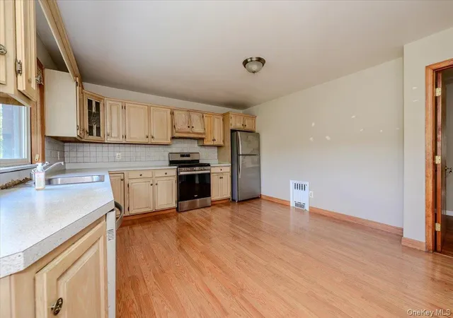 Listing Photo 5 - Condo for sale in building located at 77 W Devonia Ave, Mount Vernon, NY 10552