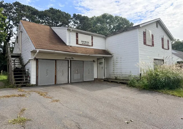 Photo 1 of Single family home for sale at 71 Matsunaye Dr, Babylon, NY 11763 | MLS# 1057549 | Listing updated on 2026-10-02