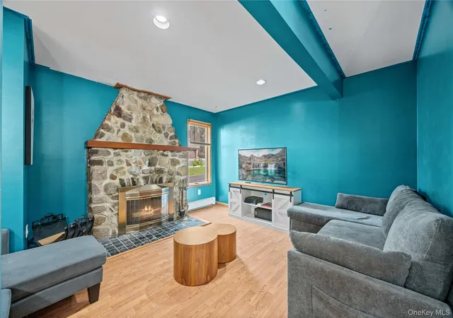 Photo 3 of Single family home for sale at 6 Ursa Ave, Warwick (town), NY 10925 | MLS# 1057558 | Listing updated on 2026-10-01