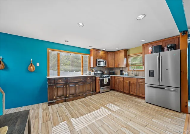 Photo 4 of Single family home for sale at 6 Ursa Ave, Warwick (town), NY 10925 | MLS# 1057558 | Listing updated on 2026-10-01