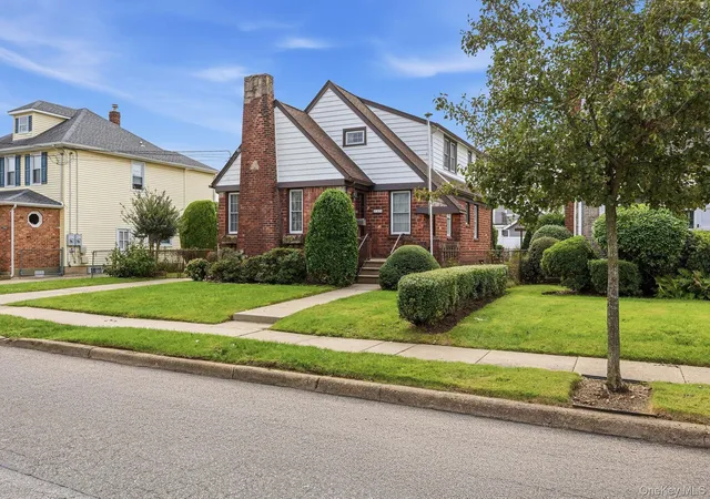 Photo 1 of Single family home for sale at 135 Fairfield Ave, North Hempstead, NY 11501 | MLS# 1057563 | Listing updated on 2026-10-04
