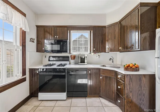 Photo 4 of Single family home for sale at 135 Fairfield Ave, North Hempstead, NY 11501 | MLS# 1057563 | Listing updated on 2026-10-04