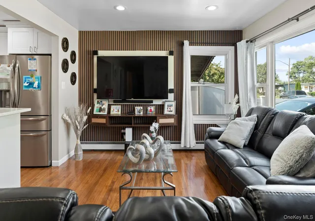 Photo 3 of Single family home for sale at 27 Croydon Rd, Babylon, NY 11701 | MLS# 1057569 | Listing updated on 2026-10-01