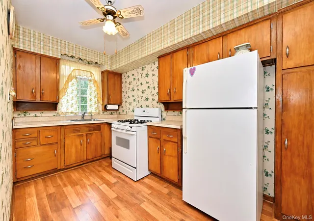 Photo 1 of Single family home for sale at 195-15 Station Rd, New York, NY 11358 | MLS# 1057570 | Listing updated on 2026-10-01