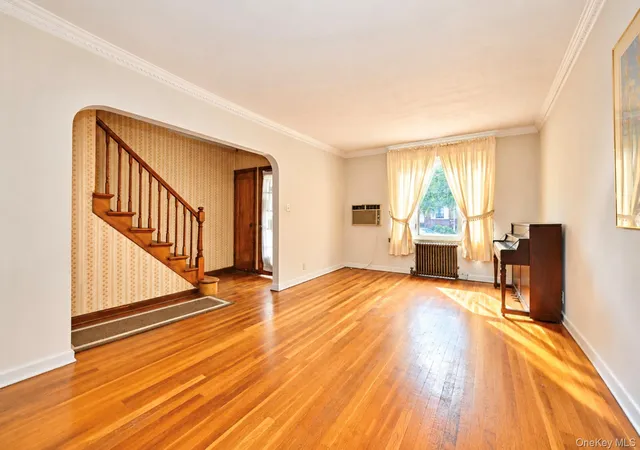Photo 3 of Single family home for sale at 195-15 Station Rd, New York, NY 11358 | MLS# 1057570 | Listing updated on 2026-10-01