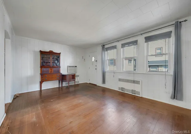 Photo 4 of House for sale at 12 1/2 Alden Park #12 1/2, New York, NY 10465 | MLS# 1057574 | Listing updated on 2026-10-20