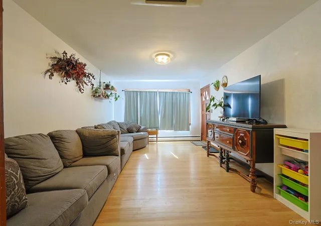 Photo 4 of Single family home for sale at 1 Rocky Ln, New Windsor, NY 12553 | MLS# 1057577 | Listing updated on 2026-10-07
