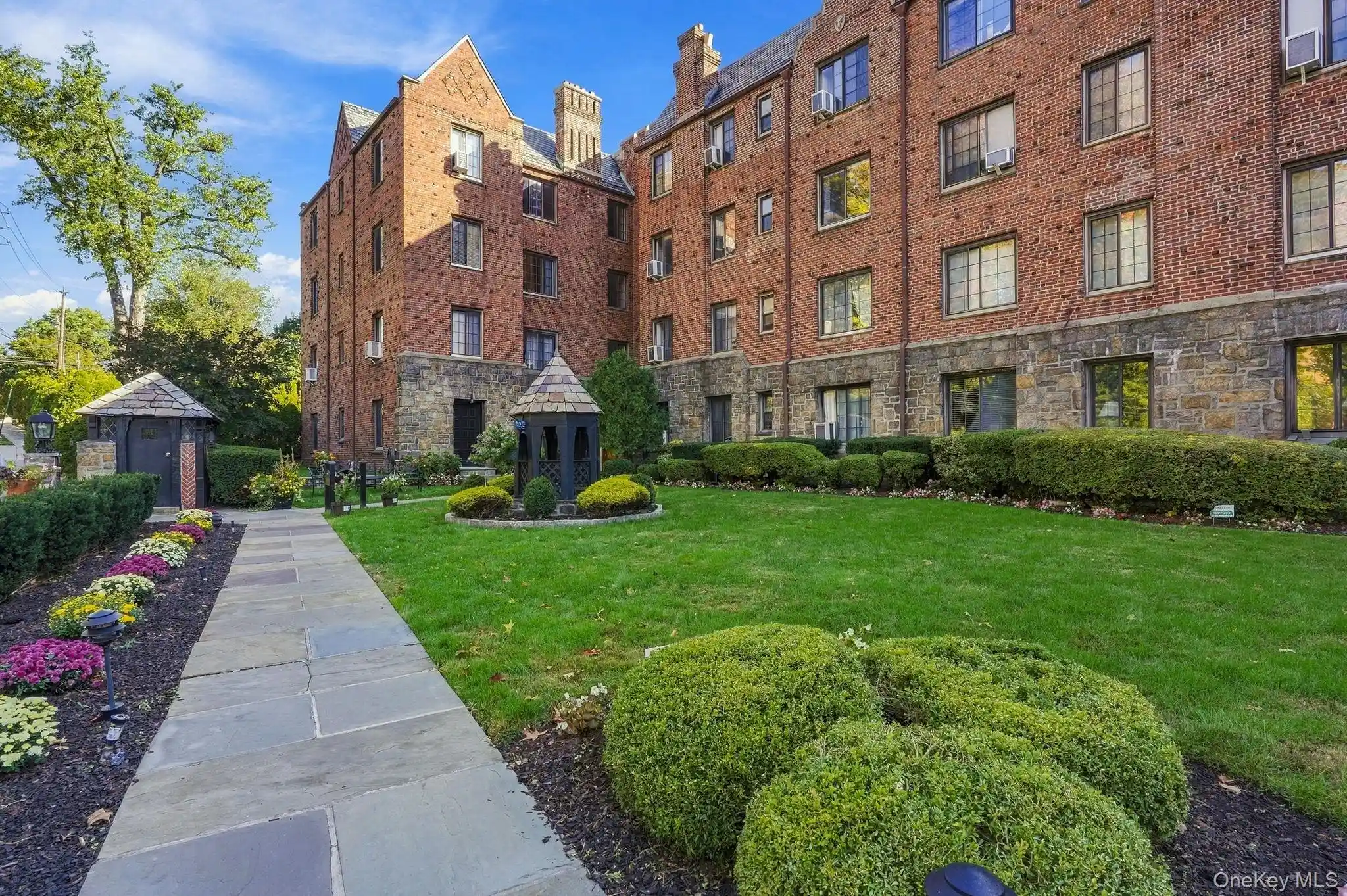 Listing Photo 2 - Condo for sale in 914 Wynnewood Rd located at 914 Wynnewood Rd, Pelham, NY 10803 - Unit #3C