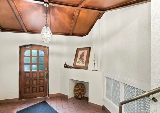 Listing Photo 3 - Condo for sale in building located at 914 Wynnewood Rd, Pelham, NY 10803 - Unit #3C