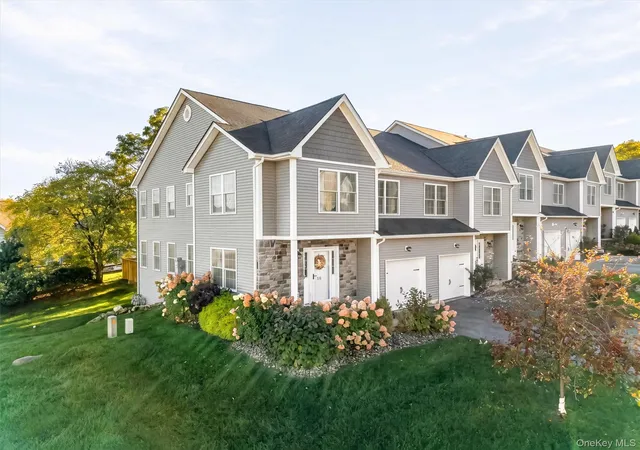 Photo 1 of Single family home for sale at 160 Highwood Dr, New Windsor, NY 12553 | MLS# 1057590 | Listing updated on 2026-10-28