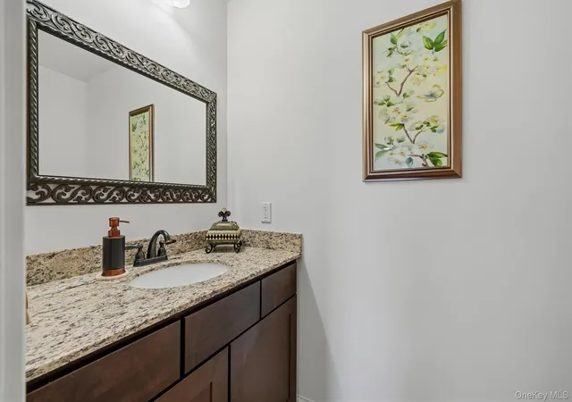 Photo 3 of Single family home for sale at 160 Highwood Dr, New Windsor, NY 12553 | MLS# 1057590 | Listing updated on 2026-10-28