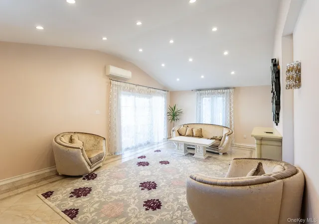 Photo 4 of Single family home for sale at 73-35 195th Street, New York, NY 11366 | MLS# 1057607 | Listing updated on 2026-10-25