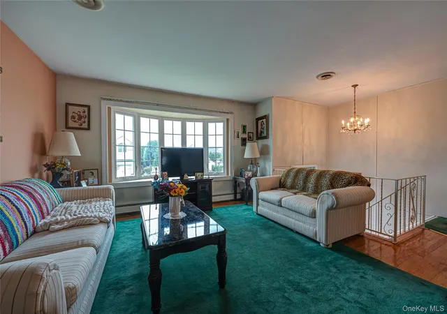 Photo 2 of Single family home for sale at 15 Earl Pl, Babylon, NY 11701 | MLS# 1057609 | Listing updated on 2026-10-07