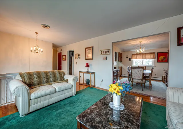 Photo 3 of Single family home for sale at 15 Earl Pl, Babylon, NY 11701 | MLS# 1057609 | Listing updated on 2026-10-07