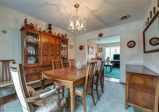 Photo 4 of Single family home for sale at 15 Earl Pl, Babylon, NY 11701 | MLS# 1057609 | Listing updated on 2026-10-08