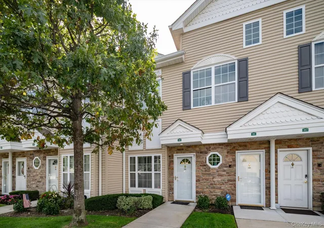 Photo 2 of Condo for sale at 180 Spring Dr, Hempstead, NY 11554 | MLS# 1057611 | Listing updated on 2026-10-02