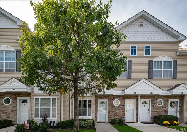 Photo 3 of Condo for sale at 180 Spring Dr, Hempstead, NY 11554 | MLS# 1057611 | Listing updated on 2026-10-02
