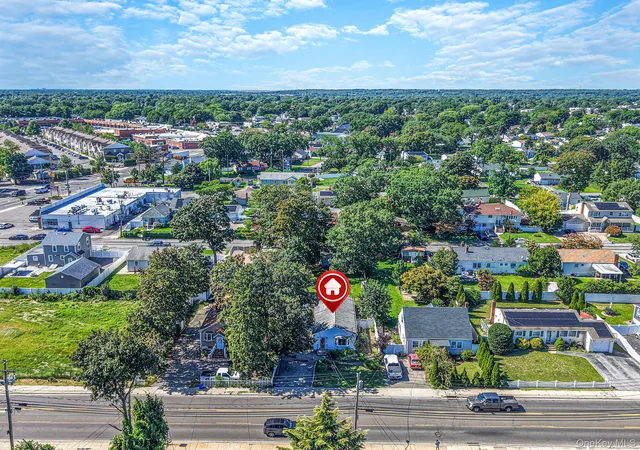 Photo 1 of Single family home for sale at 182 Commack Rd, Babylon, NY 11729 | MLS# 1057621 | Listing updated on 2026-10-01