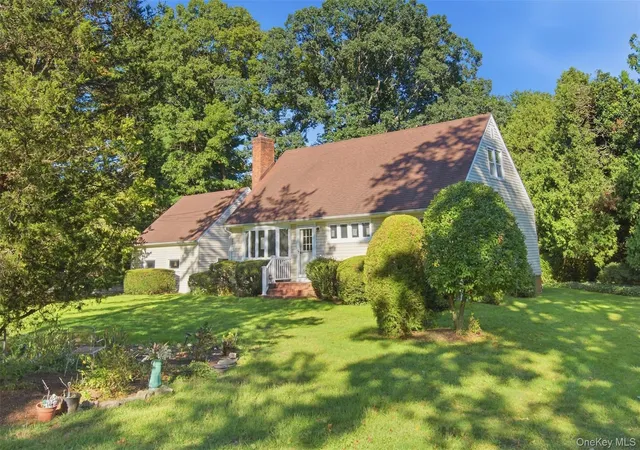 Photo 1 of Single family home for sale at 316 Lenox Rd, Huntington, NY 11746 | MLS# 1057631 | Listing updated on 2026-10-07