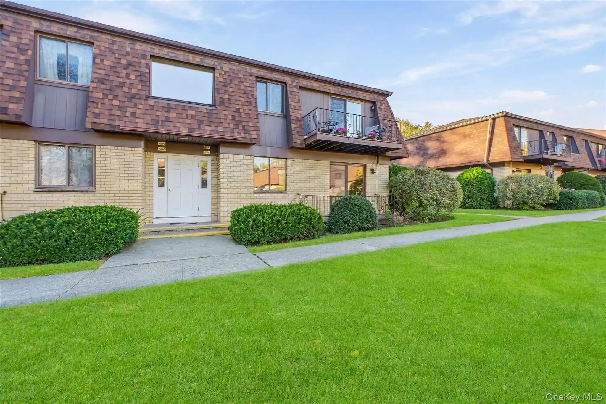Listing Photo 2 - Condo for sale in 401 Cherry Hl Dr located at 401 Cherry Hl Dr, Poughkeepsie, NY 12603 - Unit 401 Cherry Hl Dr