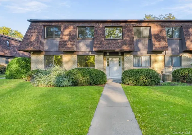 Listing Photo 3 - Condo for sale in building located at 401 Cherry Hl Dr, Poughkeepsie, NY 12603